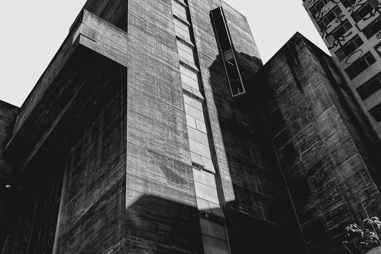 Por Qué la Arquitectura de Riesgo Importa Más que el Alpha